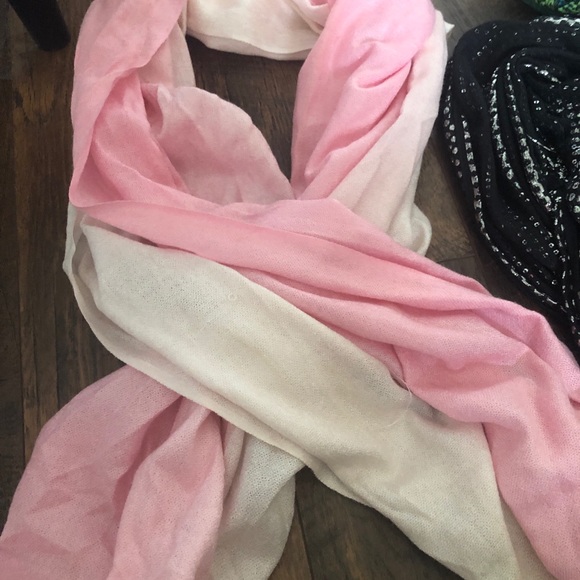 ✨ Scarf Bundle ✨ - Picture 2 of 4